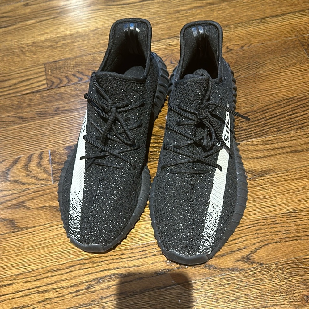 Yeezy Boost 350 V2 core black/white